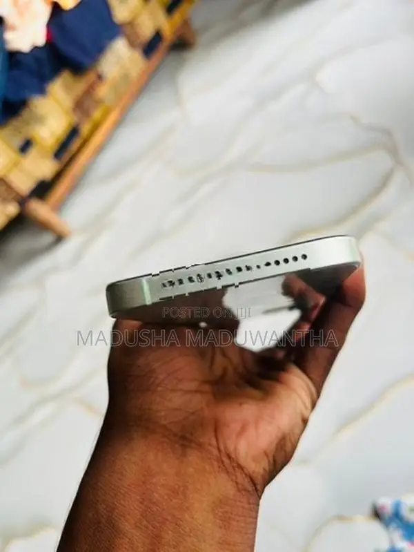 Apple iPhone 12 (Used)