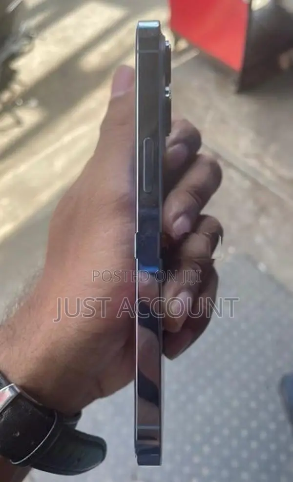 Apple iPhone 13 Pro (Used)