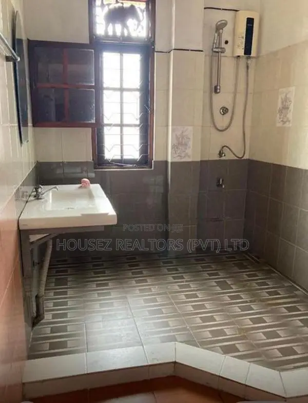 Prime Commercial Property for Sale-Ratmalana