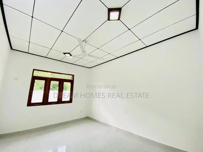 New Modern House – Athurugiriya