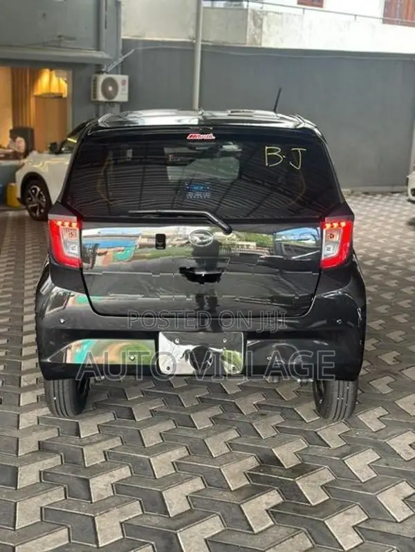 Daihatsu Mira X Grade 2025
