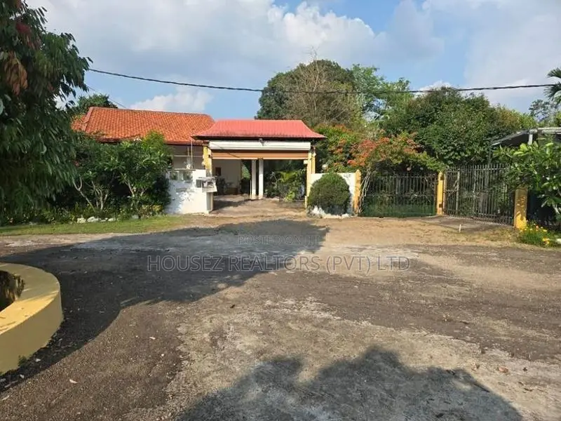 Luxury Holiday Villa for Sale – City Hills, Talathuoya, Kandy