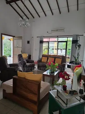 Luxury Holiday Villa for Sale – City Hills, Talathuoya, Kandy