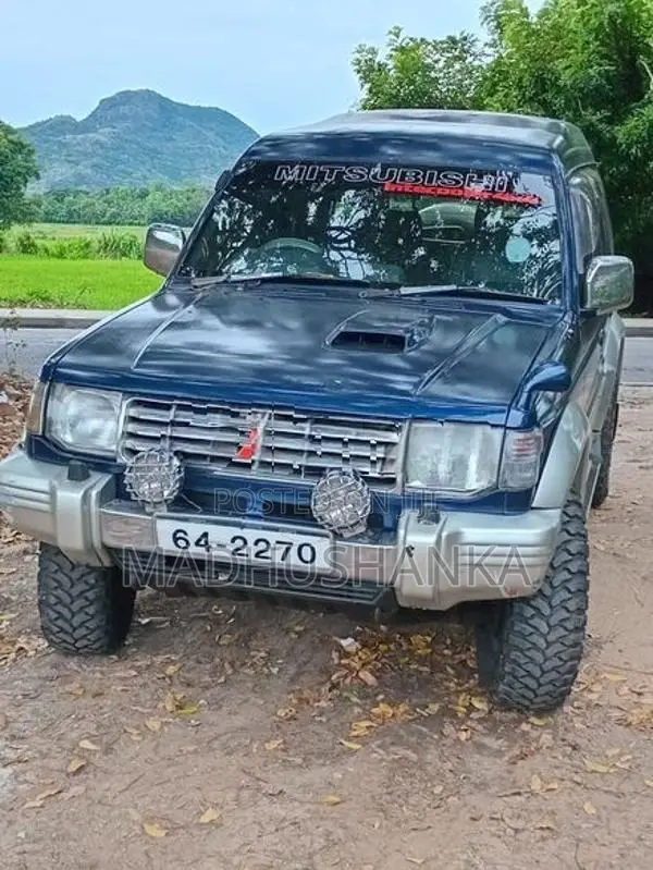 Mitsubishi Pajero 1992