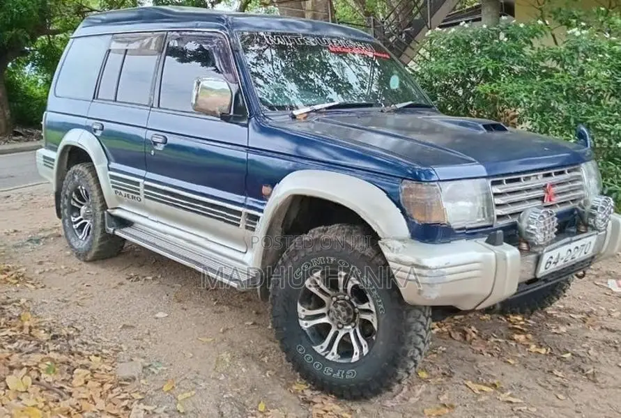Mitsubishi Pajero 1992