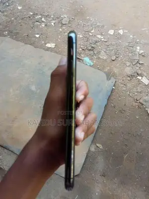 Apple iPhone XS (Used)