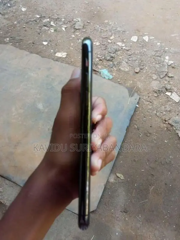 Apple iPhone XS (Used)