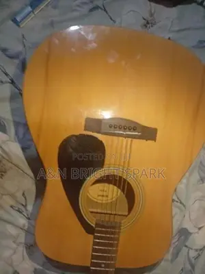 Yamaha F310 Guitar