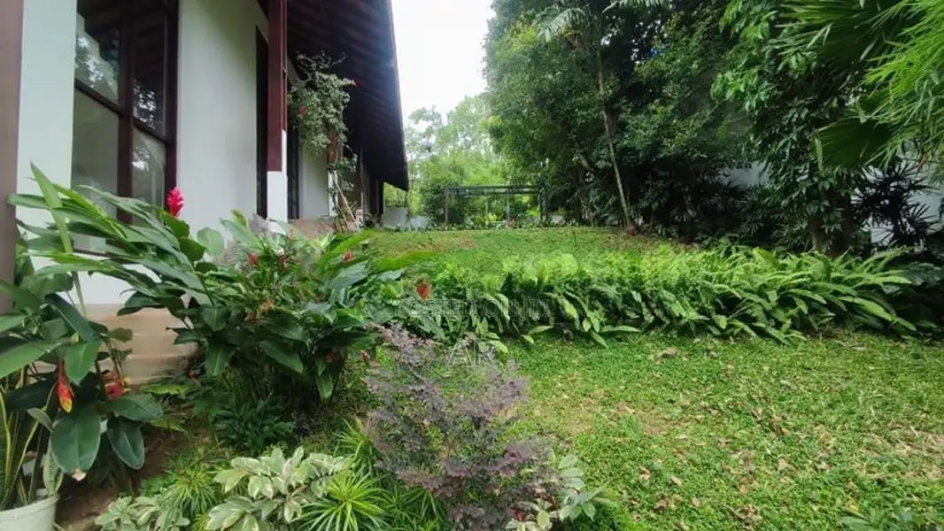 Luxury House For Sale in Battaramulla