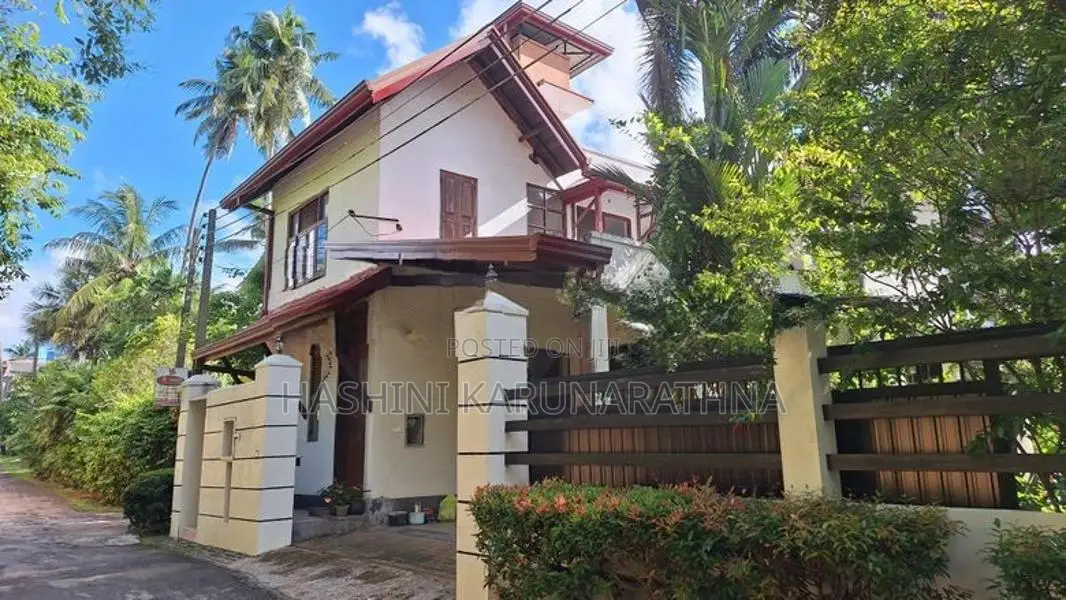 Lovely Modern House for Rent in Thalawathugoda Rd Hokandara