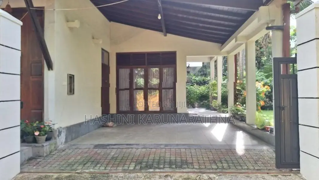 Lovely Modern House for Rent in Thalawathugoda Rd Hokandara