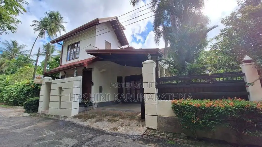 Lovely Modern House for Rent in Thalawathugoda Rd Hokandara