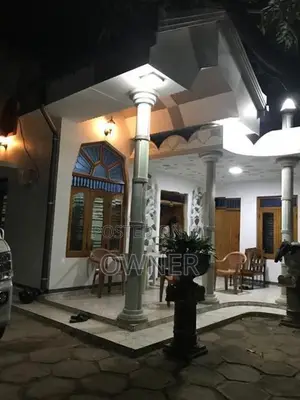 Beautiful Spacious House for Sale in Akkarepattu