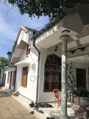 Beautiful Spacious House for Sale in Akkarepattu