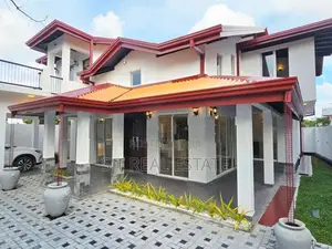 Newly Build Luxury 2 Storey House for Sale in Piliyandala