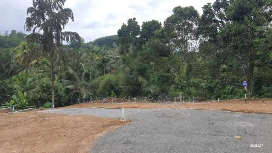 Land for Sale – Pokunuvita, Horana (Colombo Area)