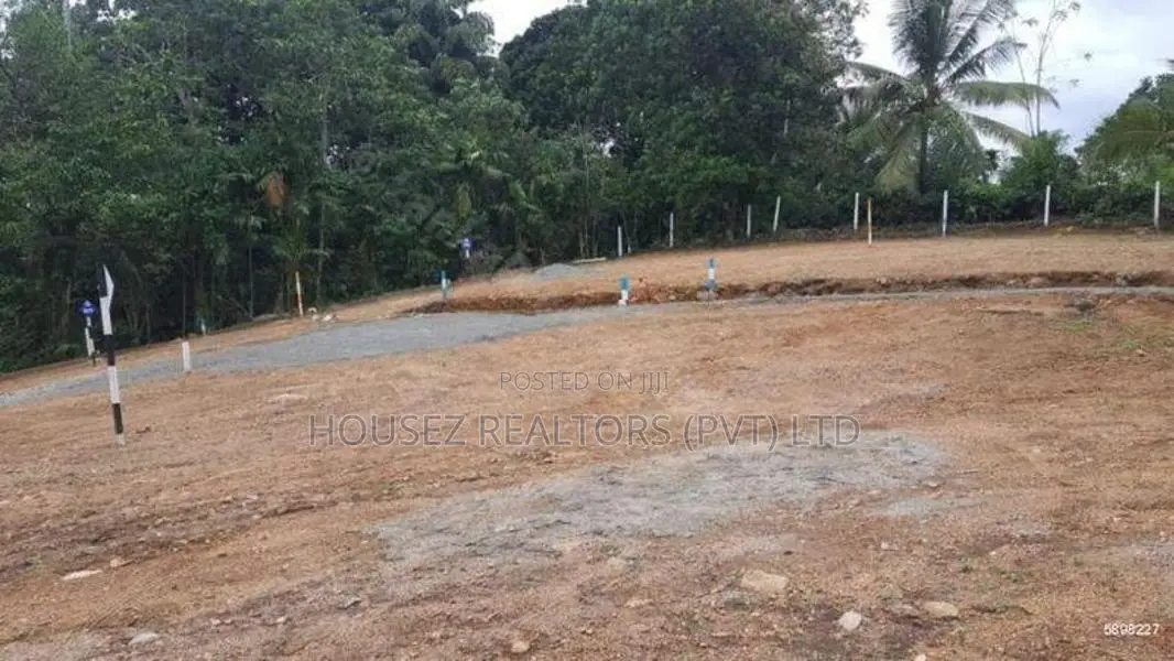 Land for Sale – Pokunuvita, Horana (Colombo Area)