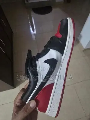 Air Jordan 1 Low Bred Toe Authentic Sneaker