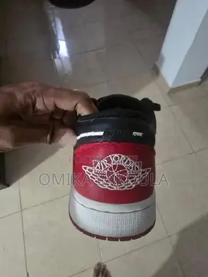 Air Jordan 1 Low Bred Toe Authentic Sneaker