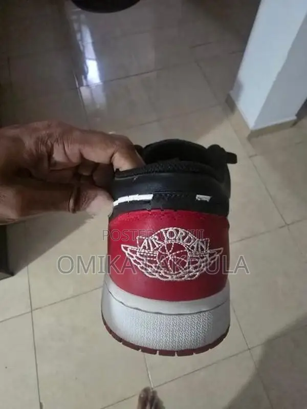 Air Jordan 1 Low Bred Toe Authentic Sneaker