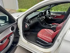 Mercedes Benz C300 2015