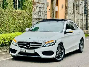 Mercedes Benz C300 2015