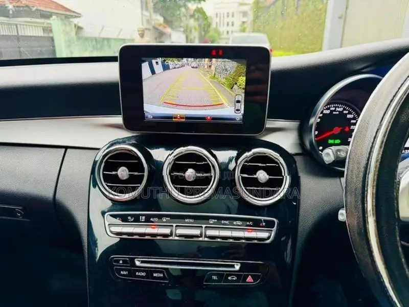 Mercedes Benz C300 2015