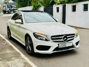 Mercedes Benz C300 2015