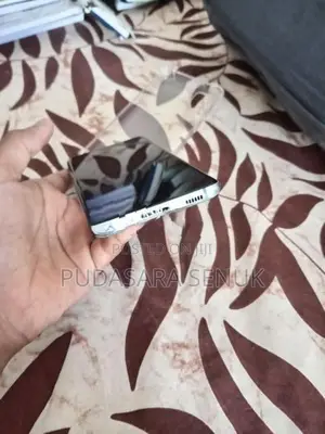 Samsung Galaxy S20 (Used)