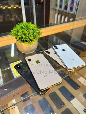 Apple iPhone XS 64GB (Used)