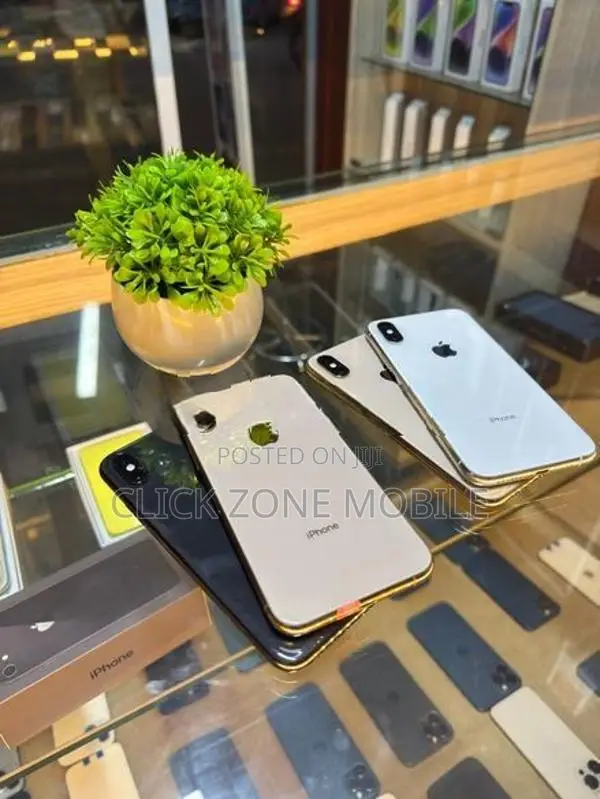 Apple iPhone XS 64GB (Used)