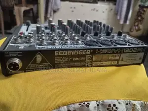 Sound Mixer (Behringer 1202FX)