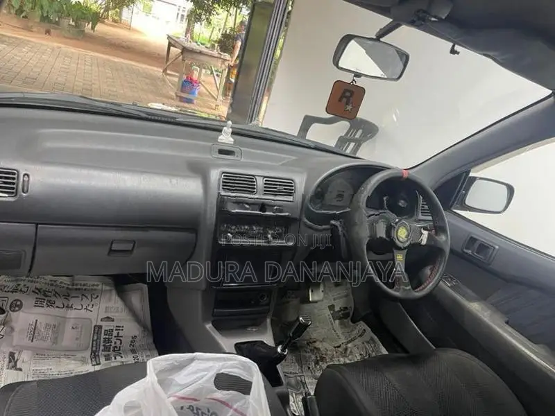 Toyota Starlet Glanza V 1997