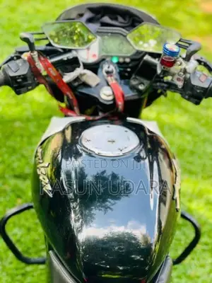 Bajaj Pulsar 180 2011