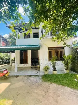 Two storey House for sale in Athurugiriya