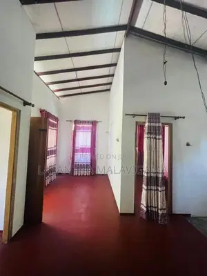 Two storey House for sale in Athurugiriya