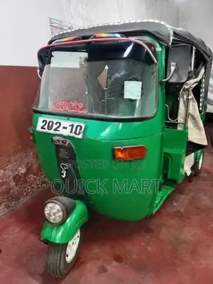 Bajaj RE 2001