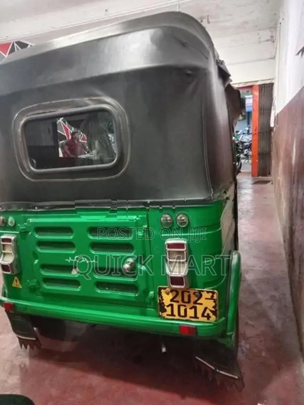 Bajaj RE 2001