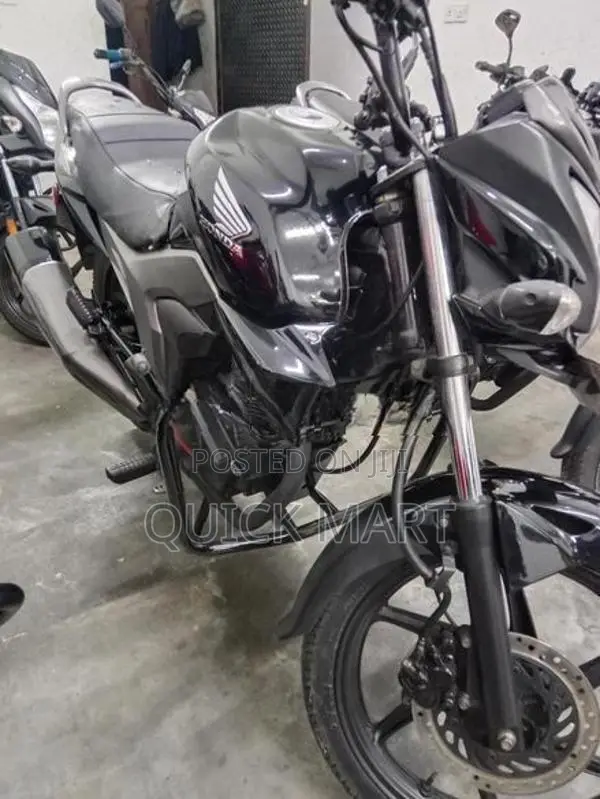 Honda CB Trigger 2016
