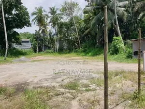 Land for Lease 700m from Nawagamuwa Junct with Road 100ft Frontage