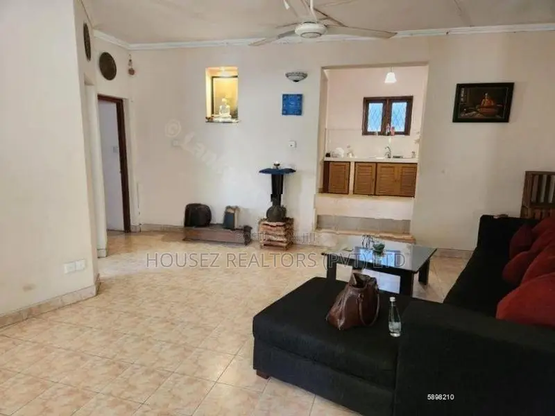House for Sale in Kotte – Ideal Commercial Use