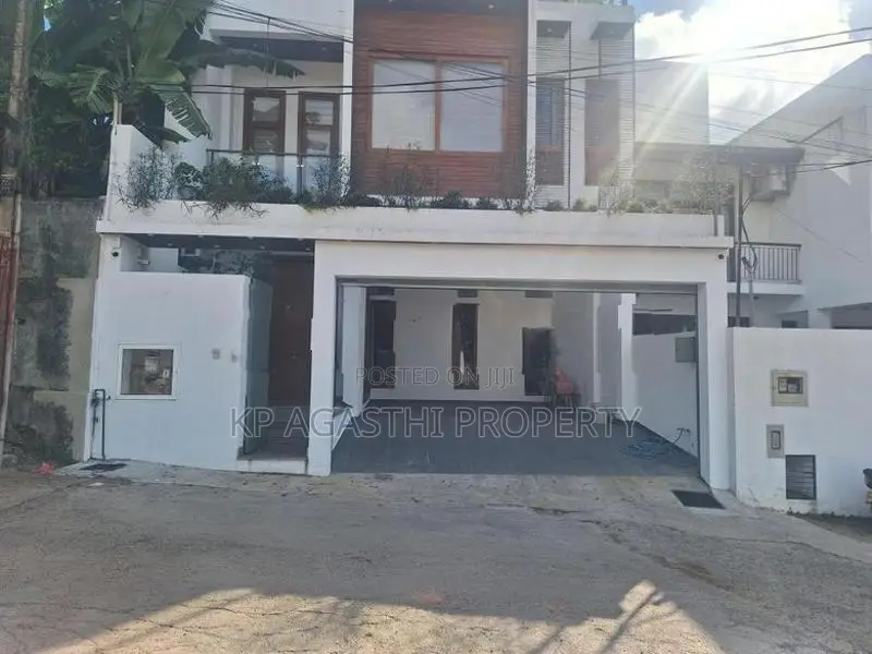 Brand Super Luxury House for Sale with Fully Furnitured Battaramulla