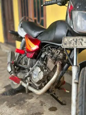 Bajaj Caliber 2004
