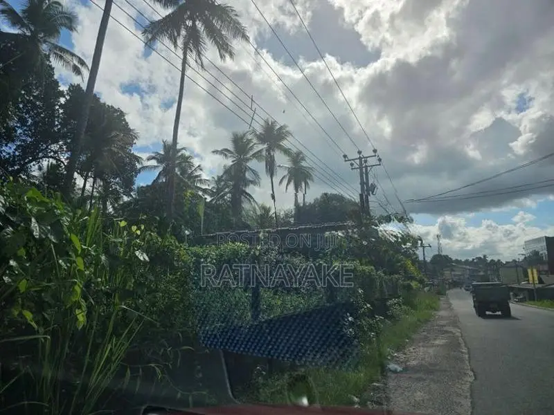 5.5 Acres Near Nawagamuwa Junction/long Road Frontage for Long Lease