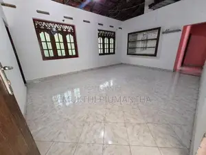 කුරුණෑගලින් පර්චස් 41.5 ක දෙමහල් නිවසක් සහිත අගනා ඉඩමක් විකිණීමට ඇත!