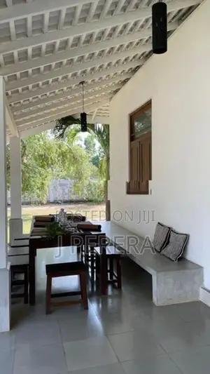Villa Type House For Sale in Thalawila