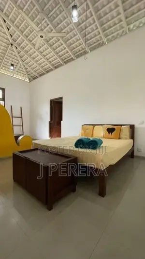Villa Type House For Sale in Thalawila
