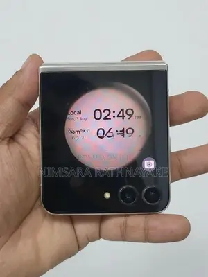 Samsung Galaxy Z Flip 5 256GB (Used)