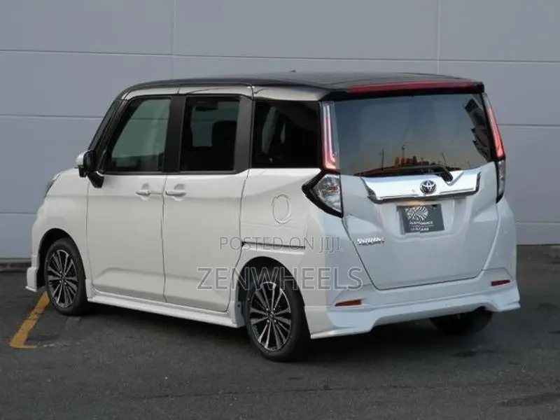 Toyota Roomy Custom GT 2026