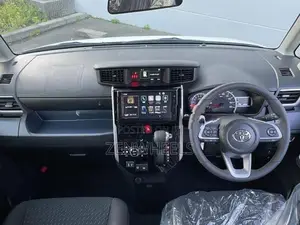 Toyota Roomy Custom GT 2026